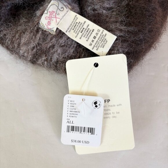 Free People Icing Beanie in Latte NEW - Picture 3 of 4